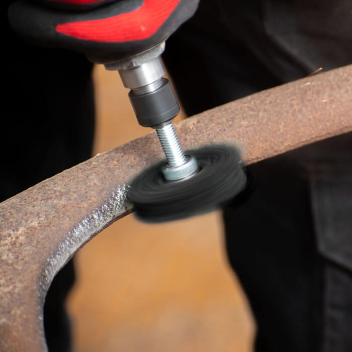 Tisztító tárcsa szárral HERMAN FWK-10/S Dragon Black Csiszolóanyag: STRIP-IT + SiC