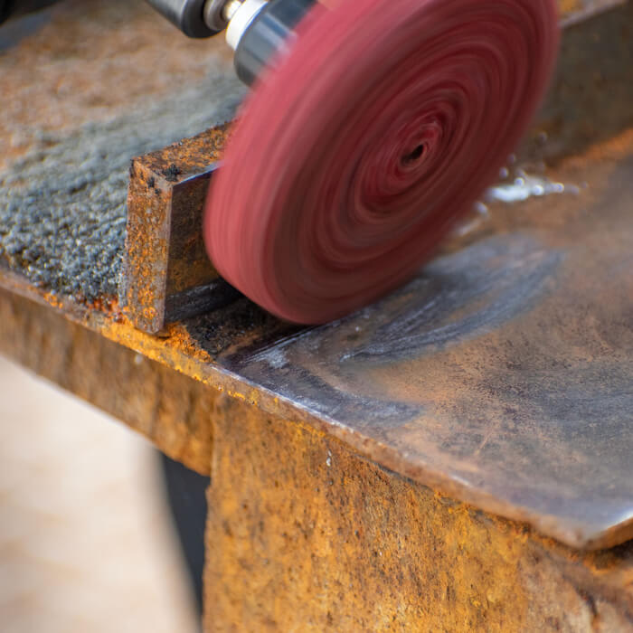 Quick Change tisztító tárcsa HERMAN MKY-10/QC-RS Dragon Red Csiszolóanyag: STRIP-IT Aggressive